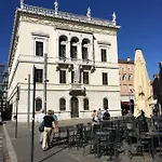 Le Rive Del Revoltella 아파트 *