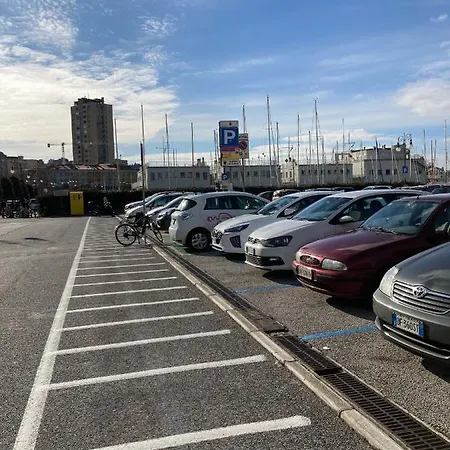 아파트 Le Rive Del Revoltella