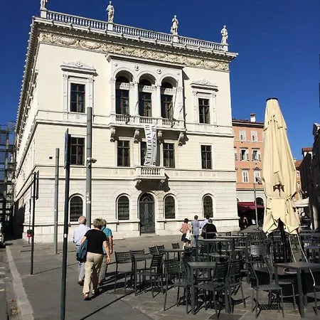 Le Rive Del Revoltella Apartamento *